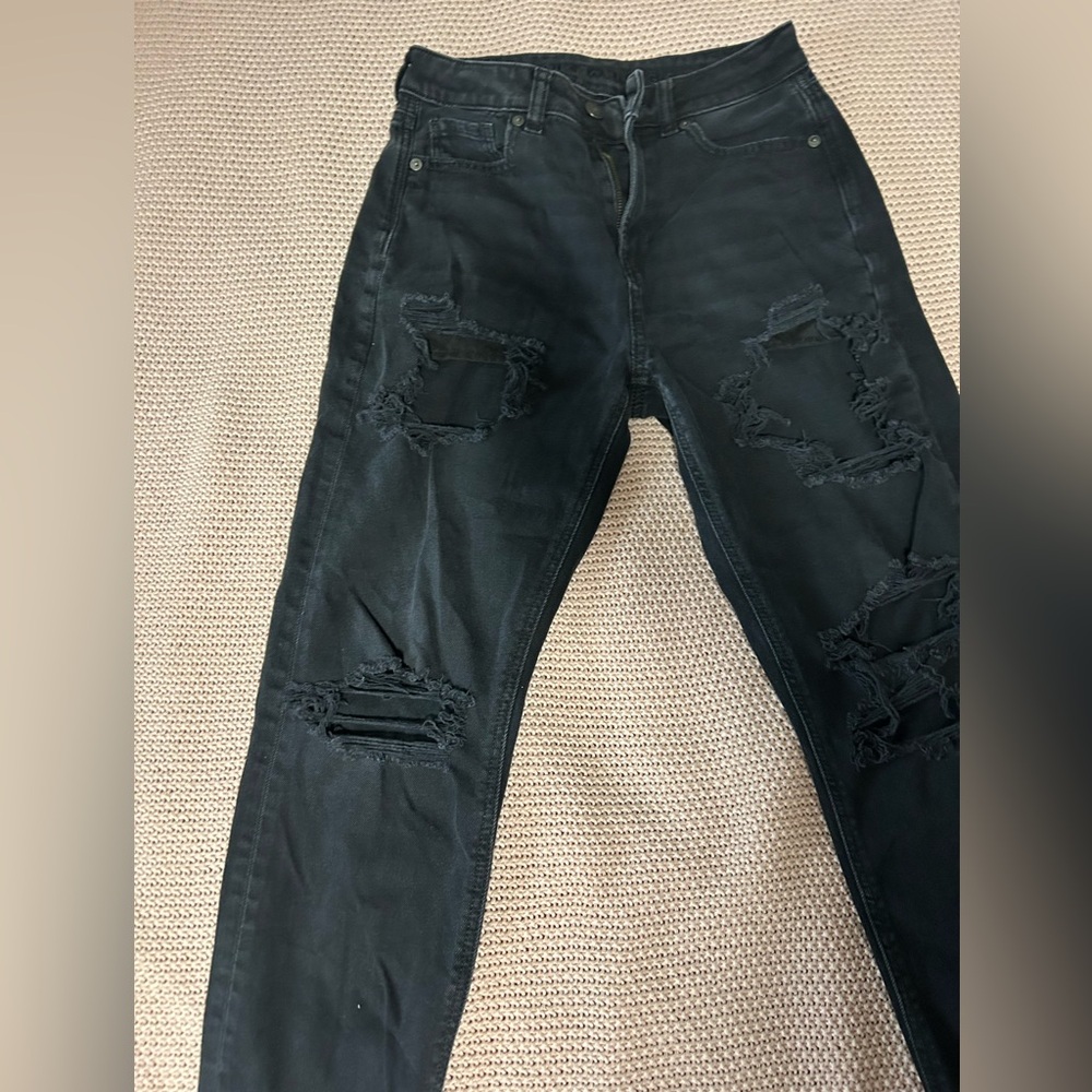 American Eagle ripped Jean